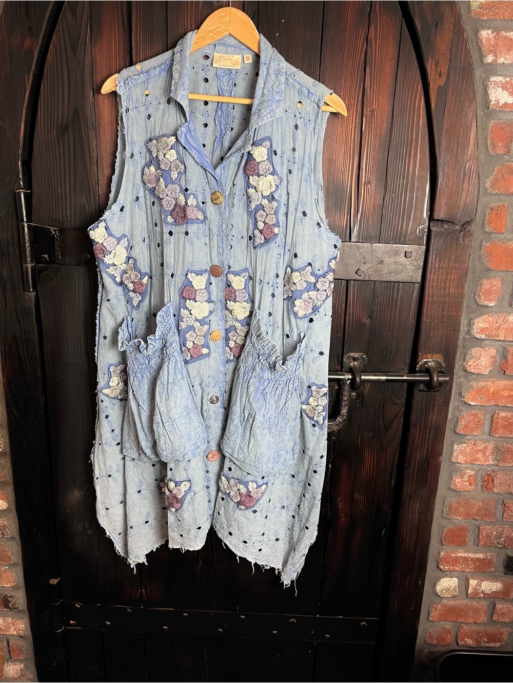 Artsy Sleeveless Light Blue Embroidered Midi Dress with Pockets
